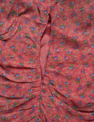 by Ti Mo - Georgette V-neck Dress - krótkie sukienki - 211 - wildflower - 3