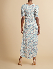 by Ti Mo - Crèpe Satin Maxi Dress - feestelijke kleding voor outlet-prijzen - 465 - blue rose - 3