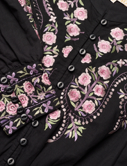 by Ti Mo - Embroidery Belt Dress - marškinių tipo suknelės - 099 - black - 2