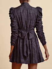 by Ti Mo - Jacquard Tieband Dress - festkläder till outletpriser - 099 - black - 3