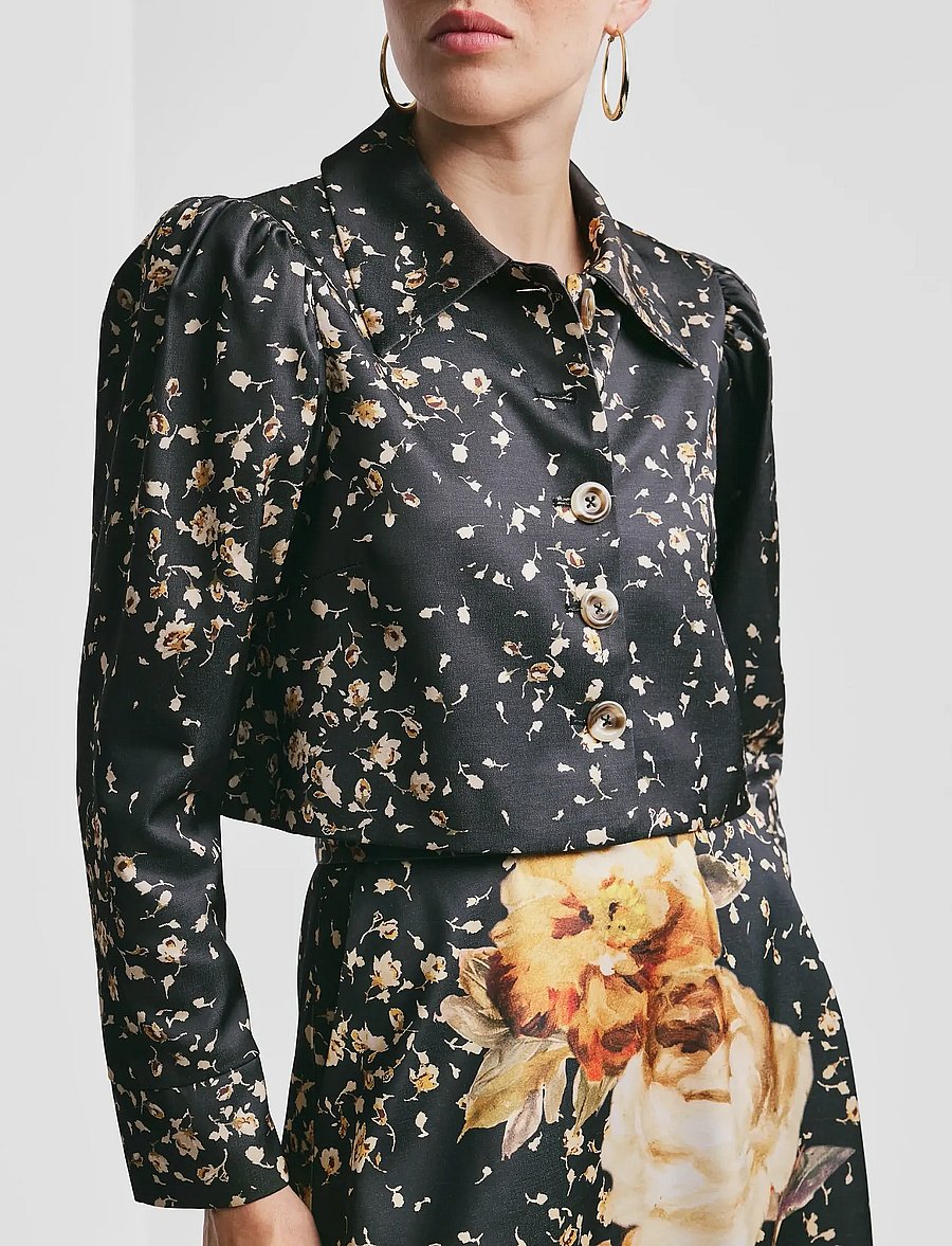 by Ti Mo - Tailored Satin Cropped Jacket - striukės ir švarkeliai - 534 - black roses - 0