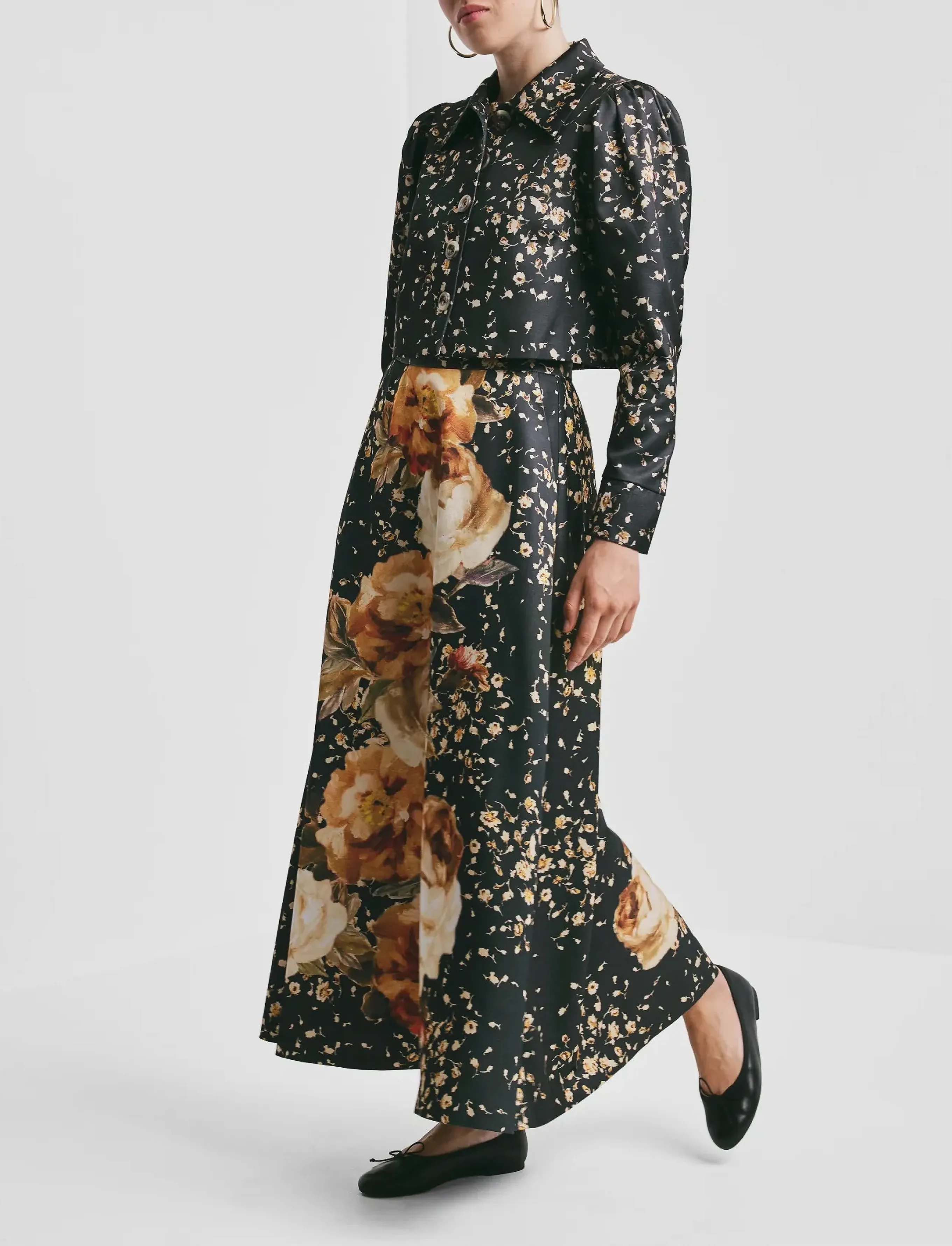 by Ti Mo - Tailored Satin Cropped Jacket - striukės ir švarkeliai - 534 - black roses - 4