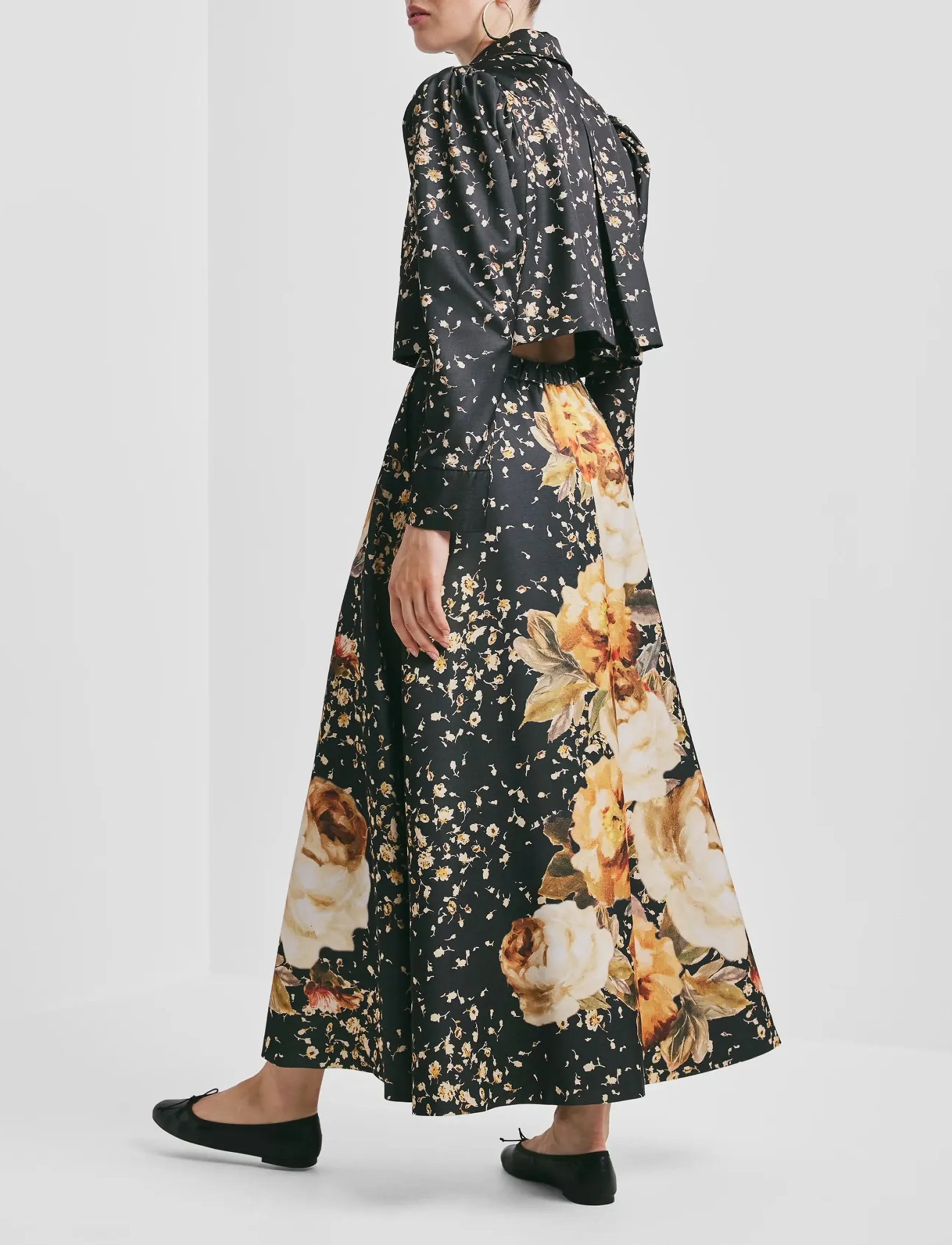 by Ti Mo - Tailored Satin Cropped Jacket - striukės ir švarkeliai - 534 - black roses - 5