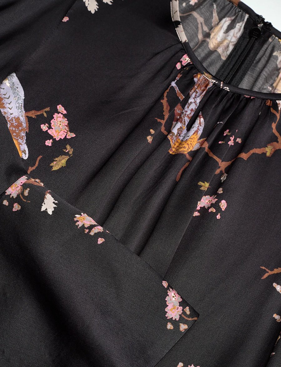 by Ti Mo - Satin Shift Dress - festklänningar - 515 - midnight birds - 2