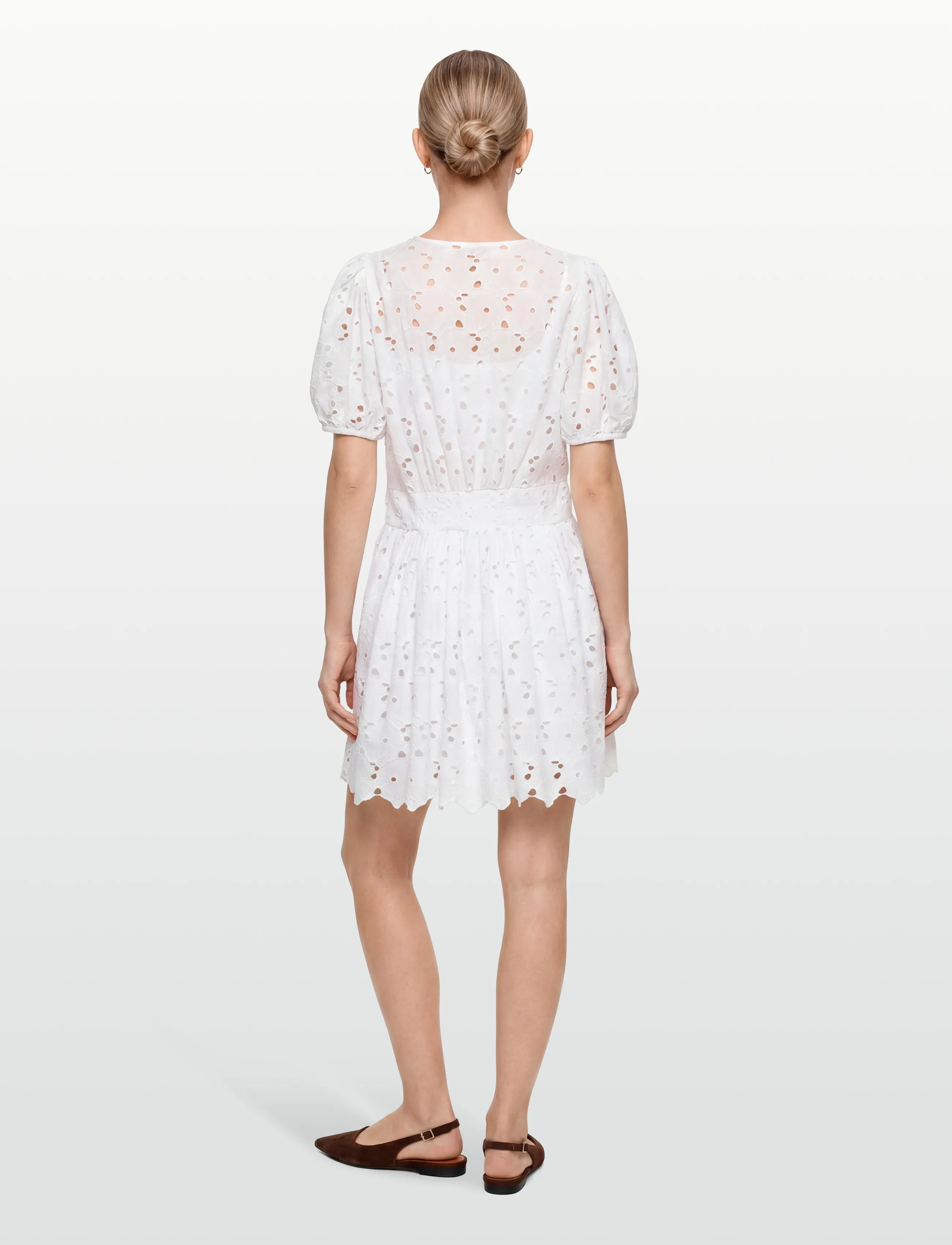 by Ti Mo - Broderie Anglaise Puffed Dress - konfirmation - 1-white - 4