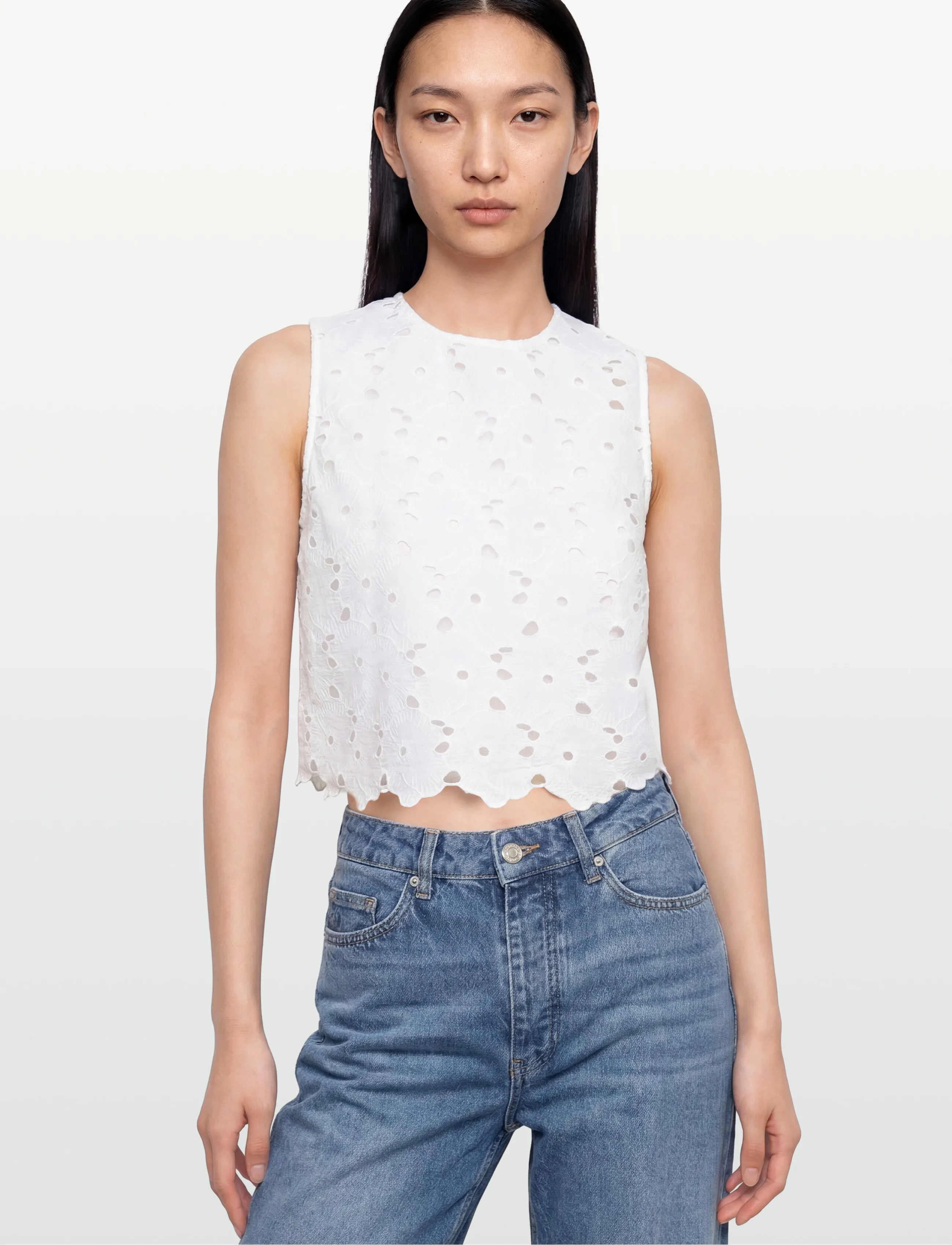 by Ti Mo - Broderie Anglaise Top - crop tops - 001 - white - 3