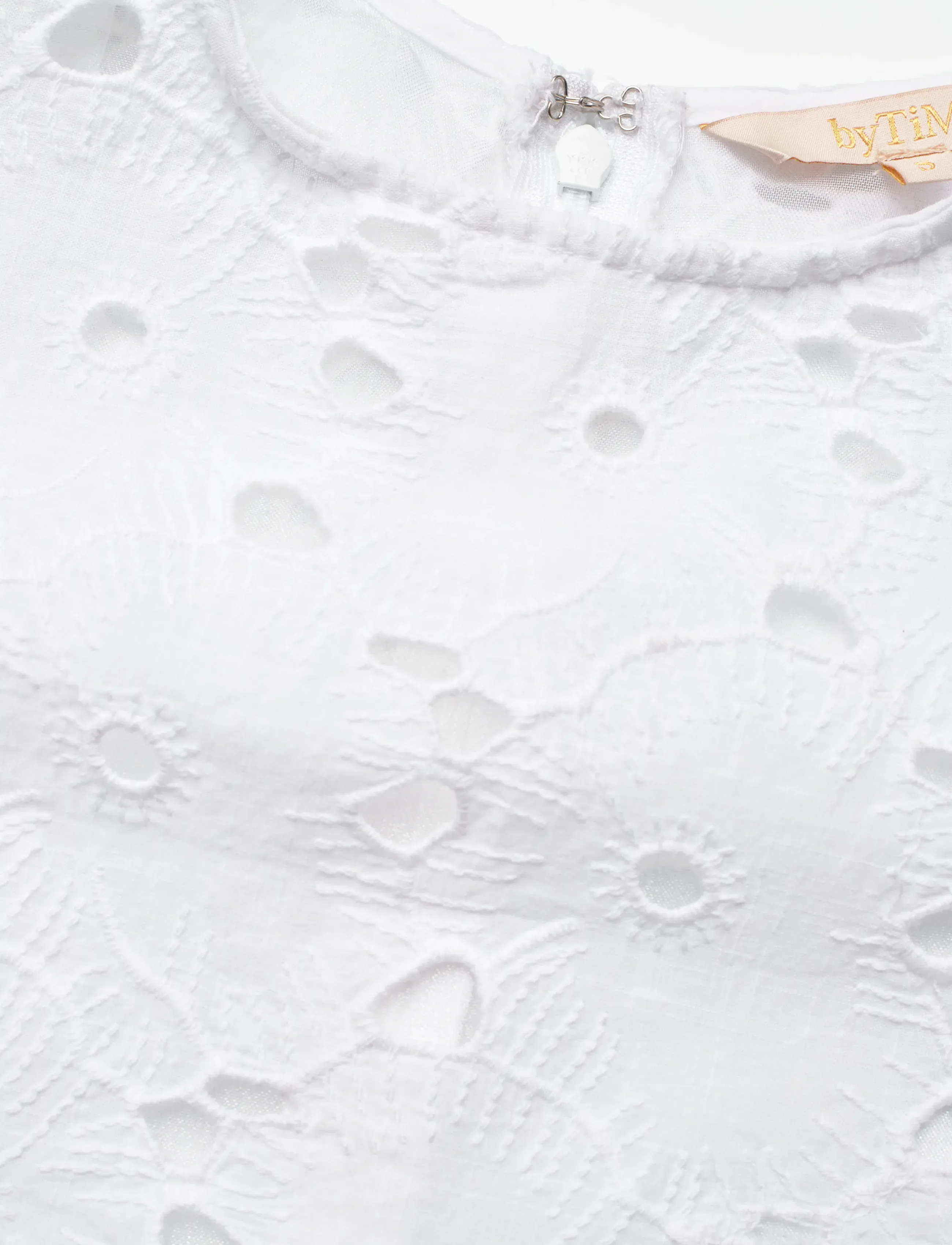 by Ti Mo - Broderie Anglaise Top - crop tops - 001 - white - 2
