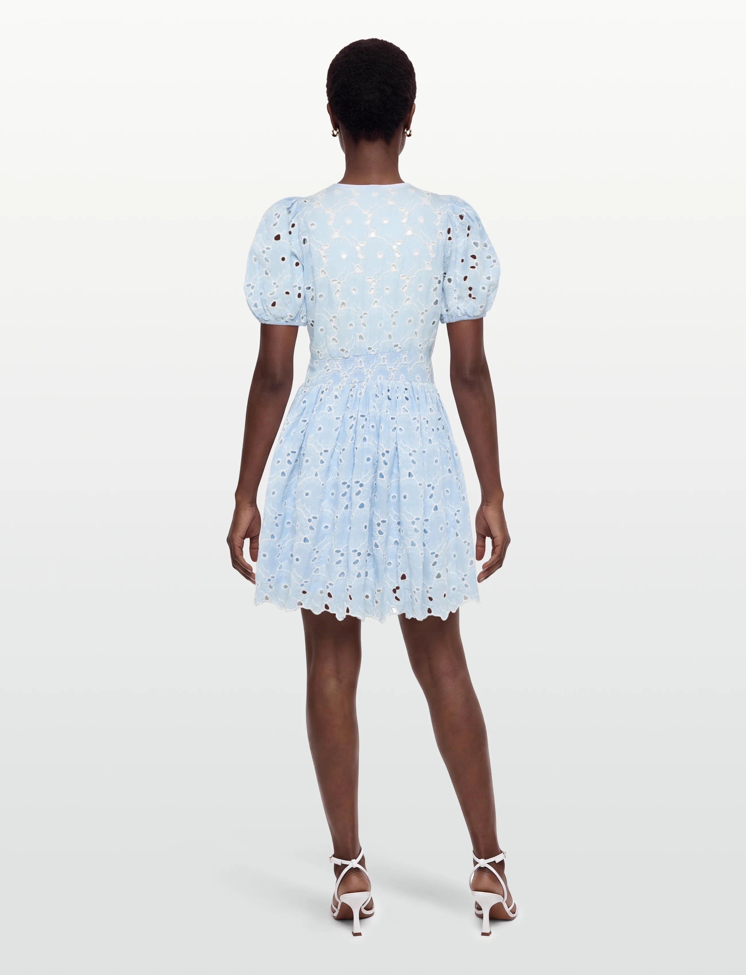 by Ti Mo - Broderie Anglaise Puffed Dress - sommerkjoler - 010 - light blue - 4