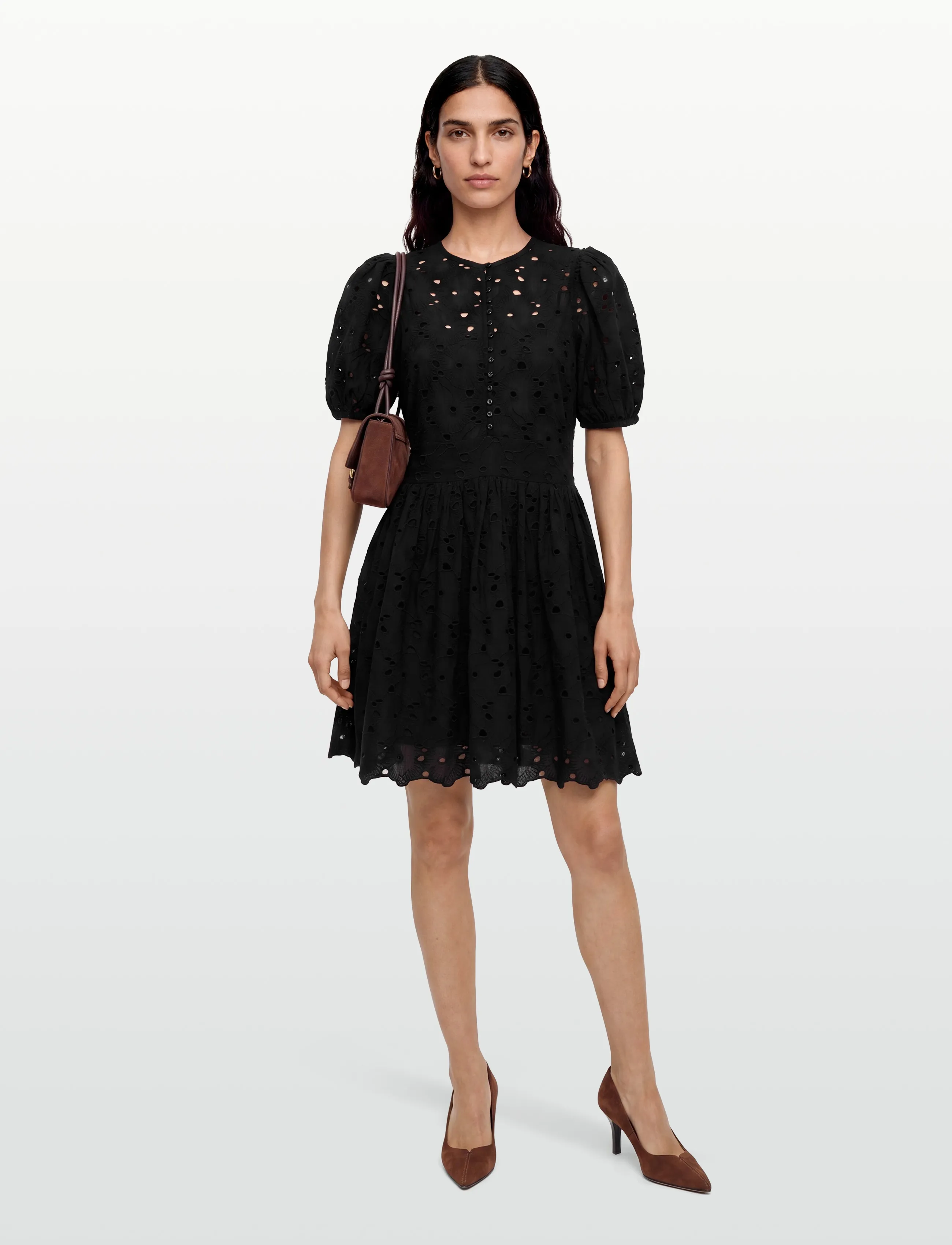 by Ti Mo Broderie Anglaise Puffed Dress, Kvinder, Broderie Anglaise Puffærmet Kjole, Sort, Str: XS