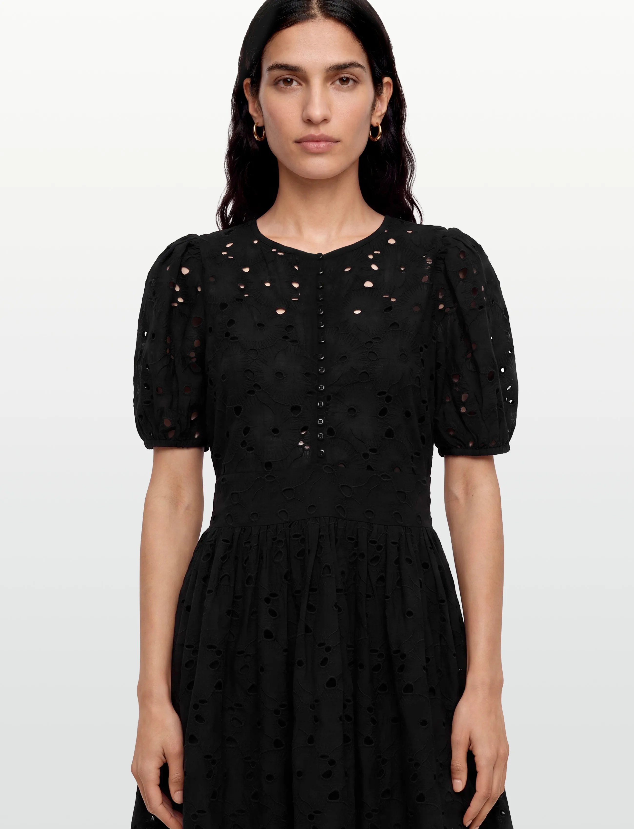 by Ti Mo - Broderie Anglaise Puffed Dress - sommarklänningar - 099 - black - 3