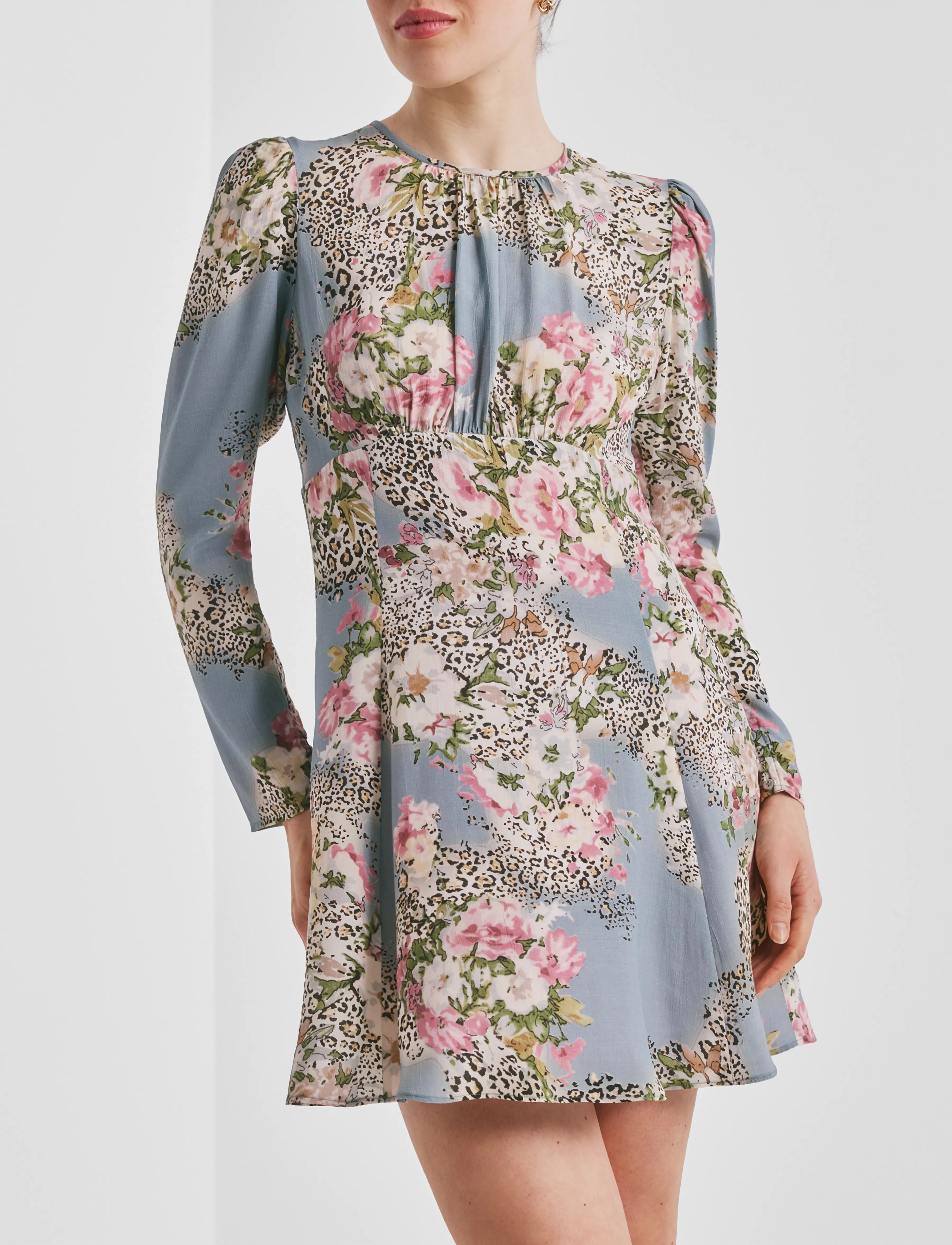 by Ti Mo Viscose Mini Dress - Kleider - 838 - WILD BLOOM / blue