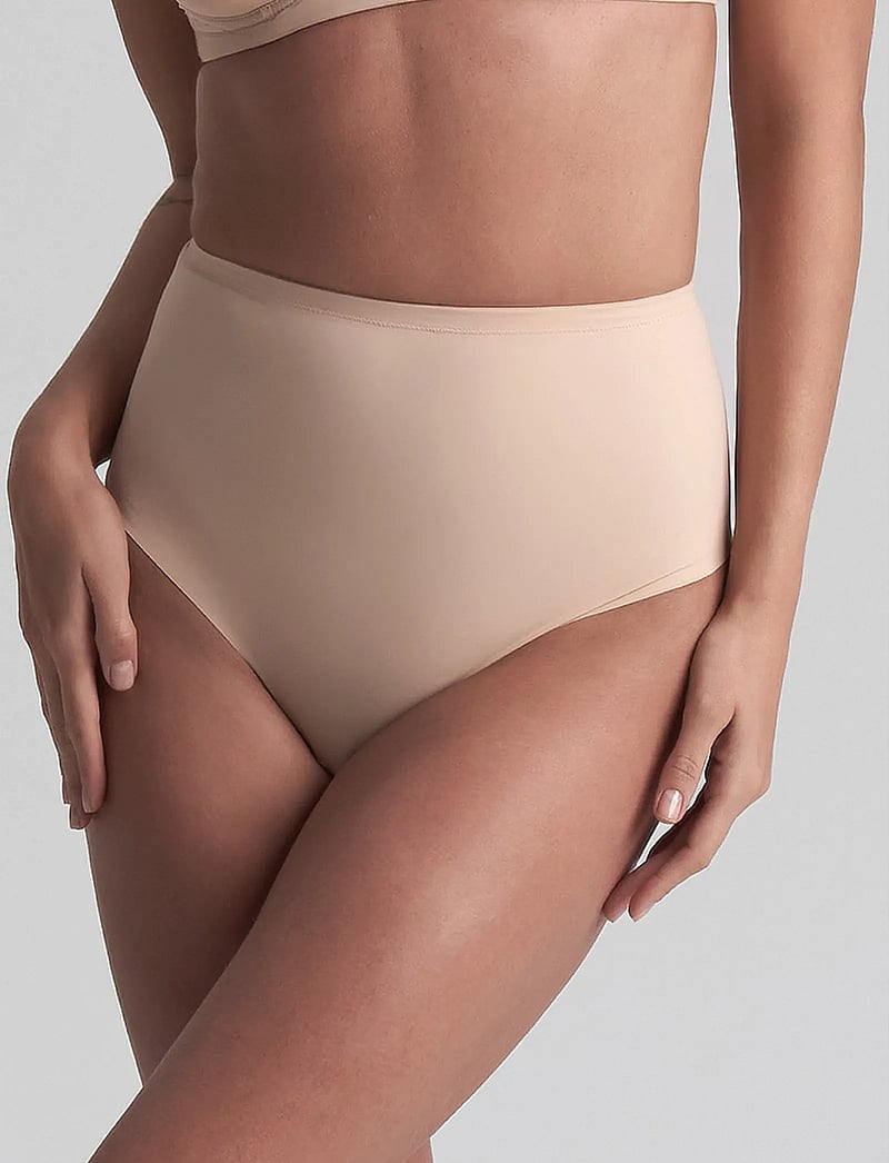 Bye Bra - Sculpting Mid Waist Thong - shapewear-hosen - beige - 4