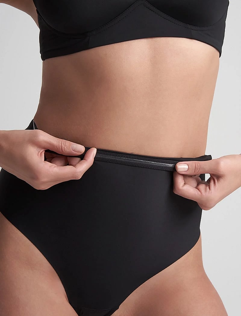 Bye Bra - Sculpting Mid Waist Thong - formende underdele - black - 5