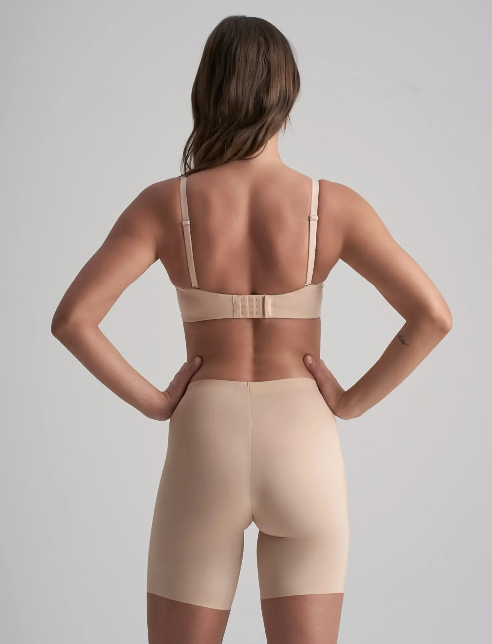 Bye Bra - Smooth Essentials Mid Waist Short - shaping nederdelar - beige - 4