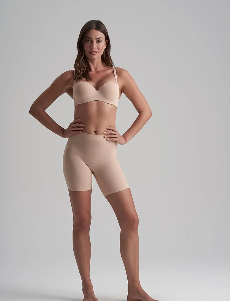 Bye Bra - Smooth Essentials Mid Waist Short - kujuandvad püksid ja seelikud - beige - 5