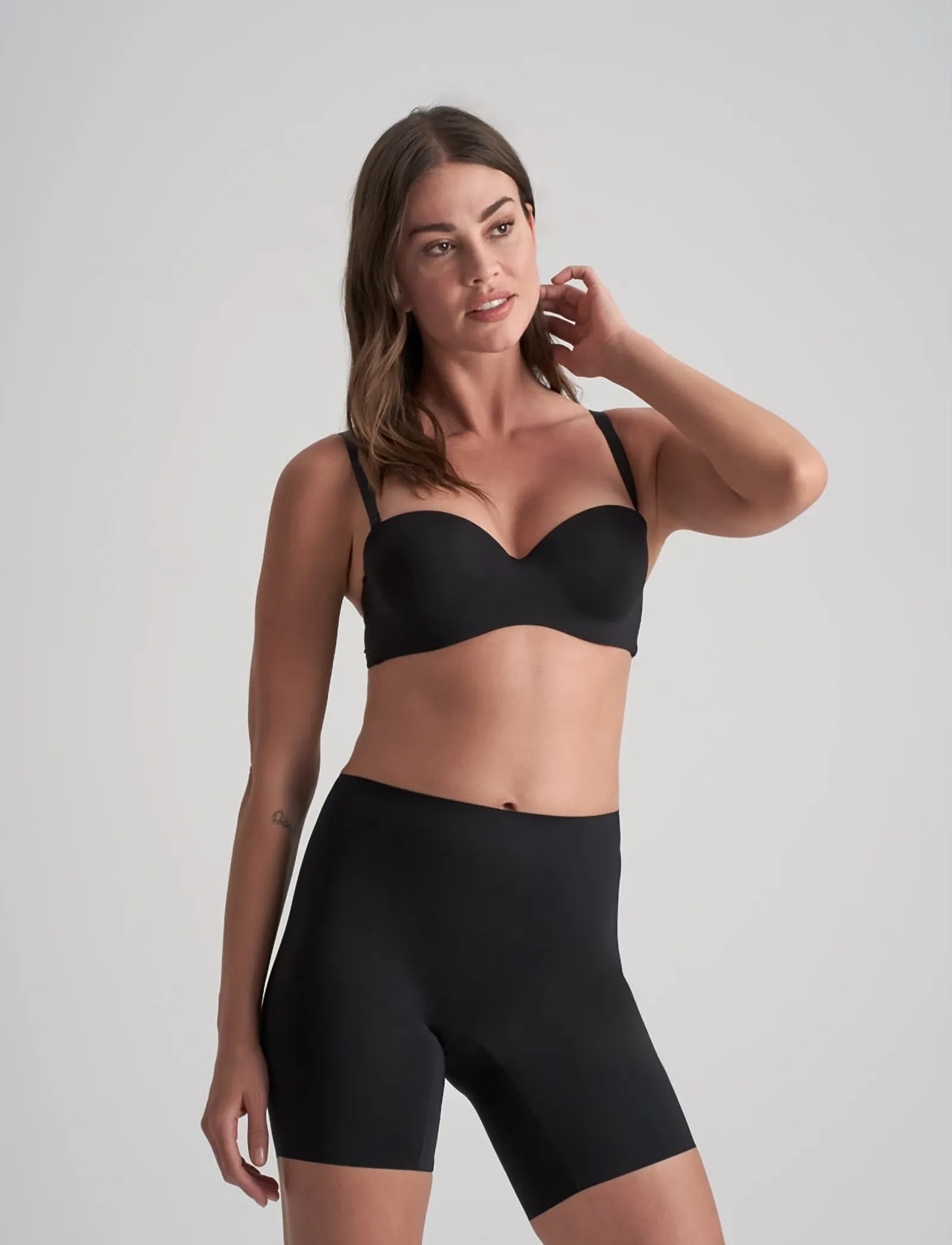 Bye Bra Smooth Essentials Mid Waist Short, Kvinder, Glatte Midt Talje Shorts, Sort, Str: L