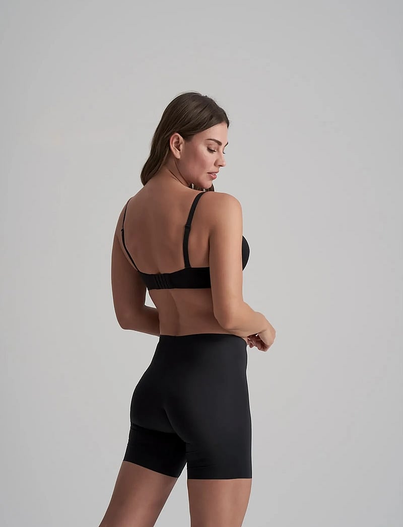 Bye Bra - Smooth Essentials Mid Waist Short - formende underdele - black - 3