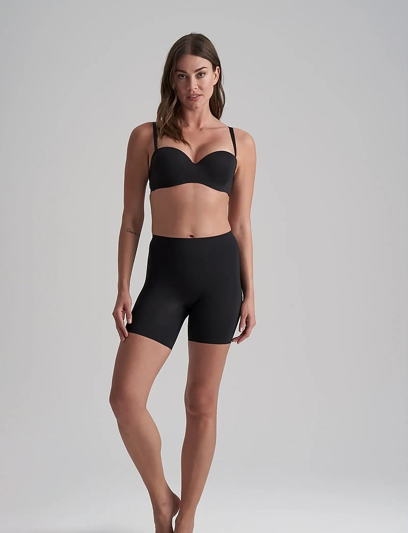 Bye Bra - Smooth Essentials Mid Waist Short - formende underdele - black - 4