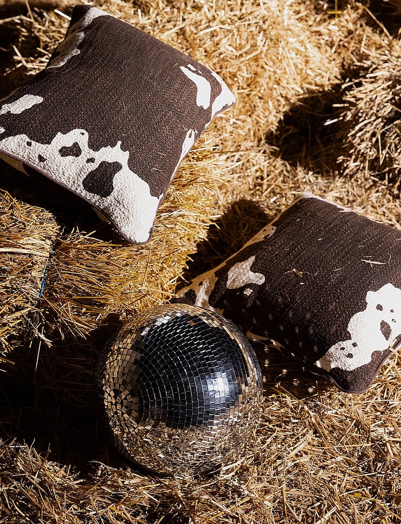 Byon - Pillow Anima cow L - padjad - brown - 2