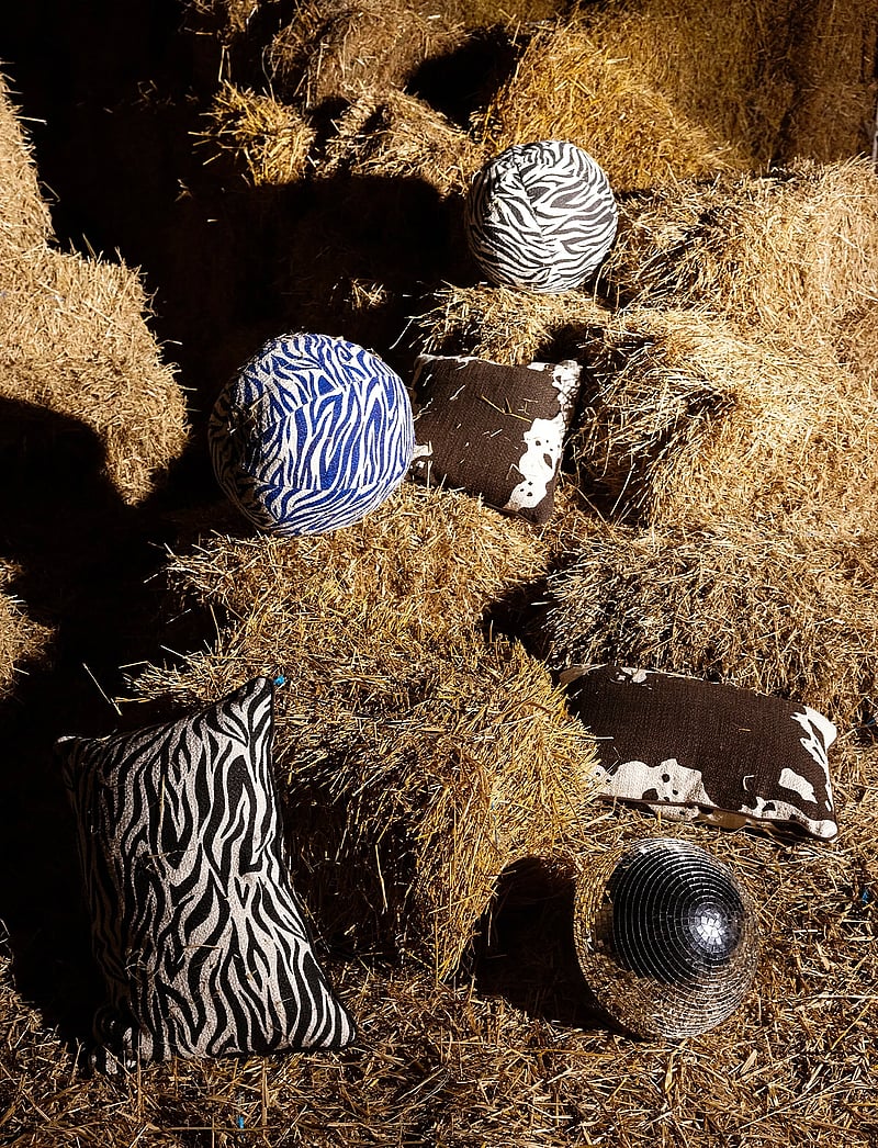 Byon - Pillow Anima cow L - padjad - brown - 3