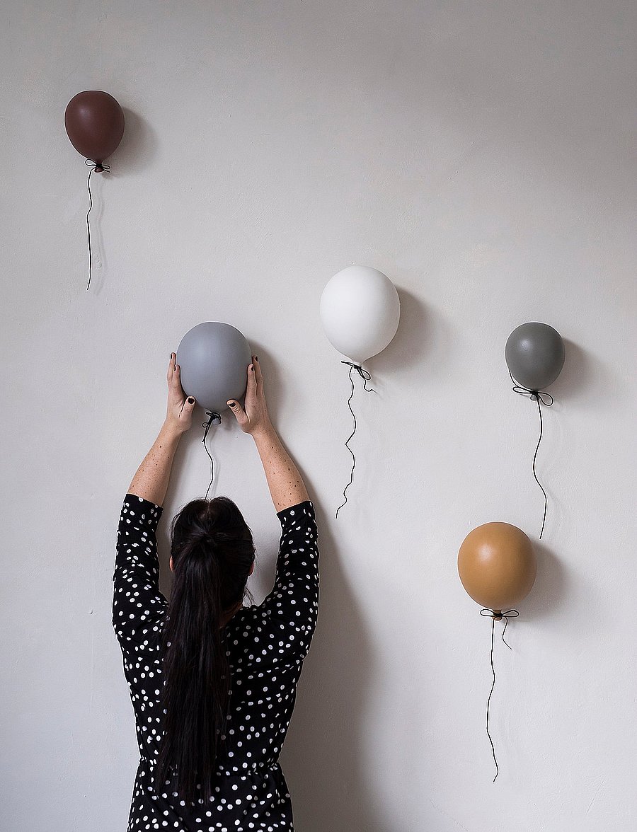 Byon - Balloon decoration L - väggdekor - grey - 2