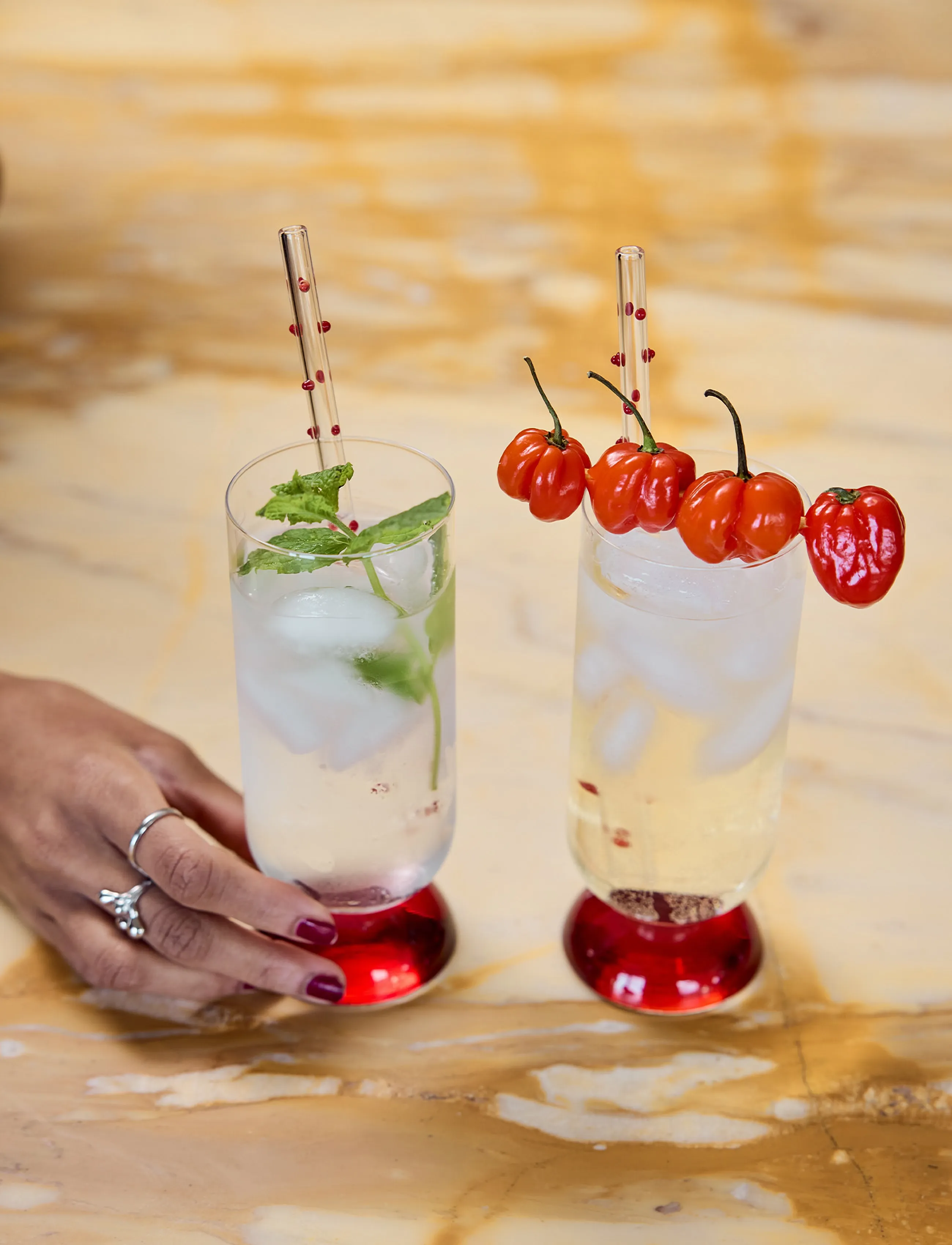 Byon - Högt dricksglas Spice, 2-pack - martiniglas & cocktailglas - clear/red - 0