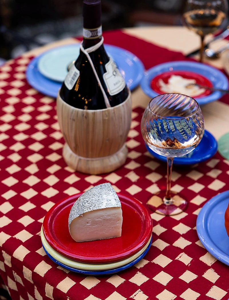 Byon - Wine glass Opacity 2pcs/set - witte wijnglazen - peach - 1