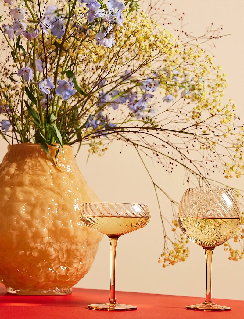 Byon - Wine glass Opacity 2pcs/set - witte wijnglazen - peach - 2