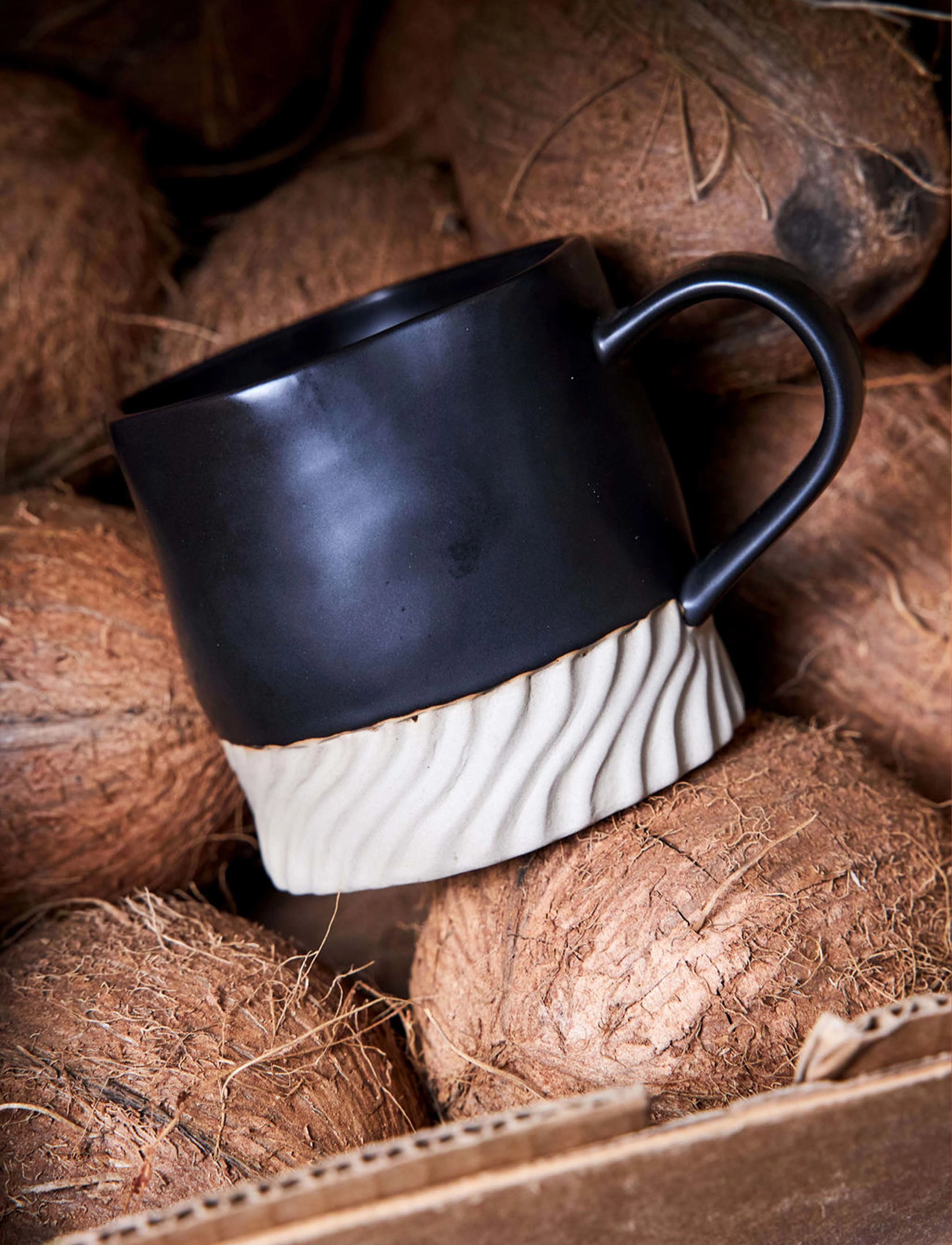 Byon - Mug Swirl - svart/beige - 2