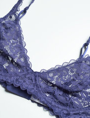 Calida - Natural Comfort Lace Soft Bra - wired bras - cobalt blue - 2
