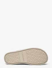 Calvin Klein - FLAT SANDAL CALVIN MTL LTH - platta sandaler - stony beige - 4
