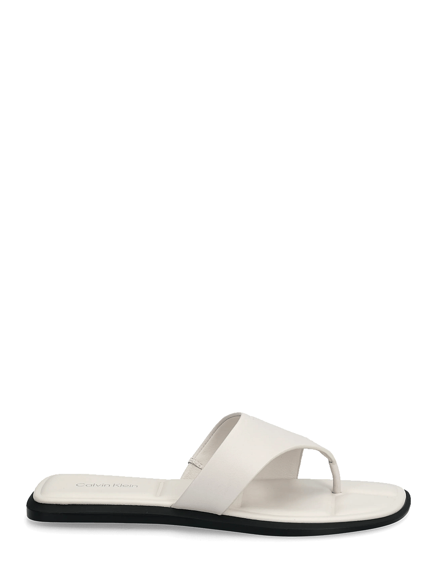 Calvin Klein - FLAT SANDAL THONG LTH - flate sandaler - white sand - 1