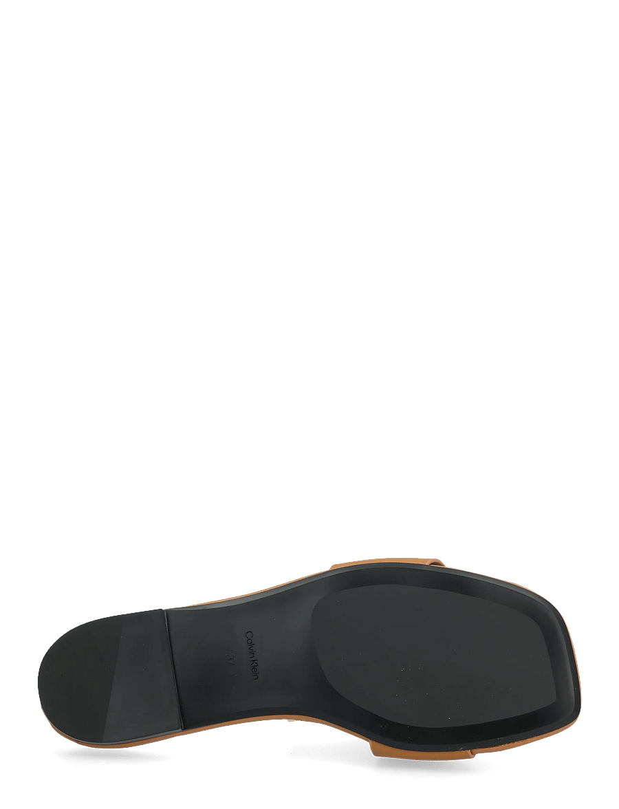Calvin Klein - SQUARE FLAT SANDAL EMBLEM - madalad sandaalid - cashew - 4