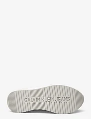 Calvin Klein - RUNNER SOCK LACEUP NY-LTH W - låga sneakers - bright white/creamy white - 4