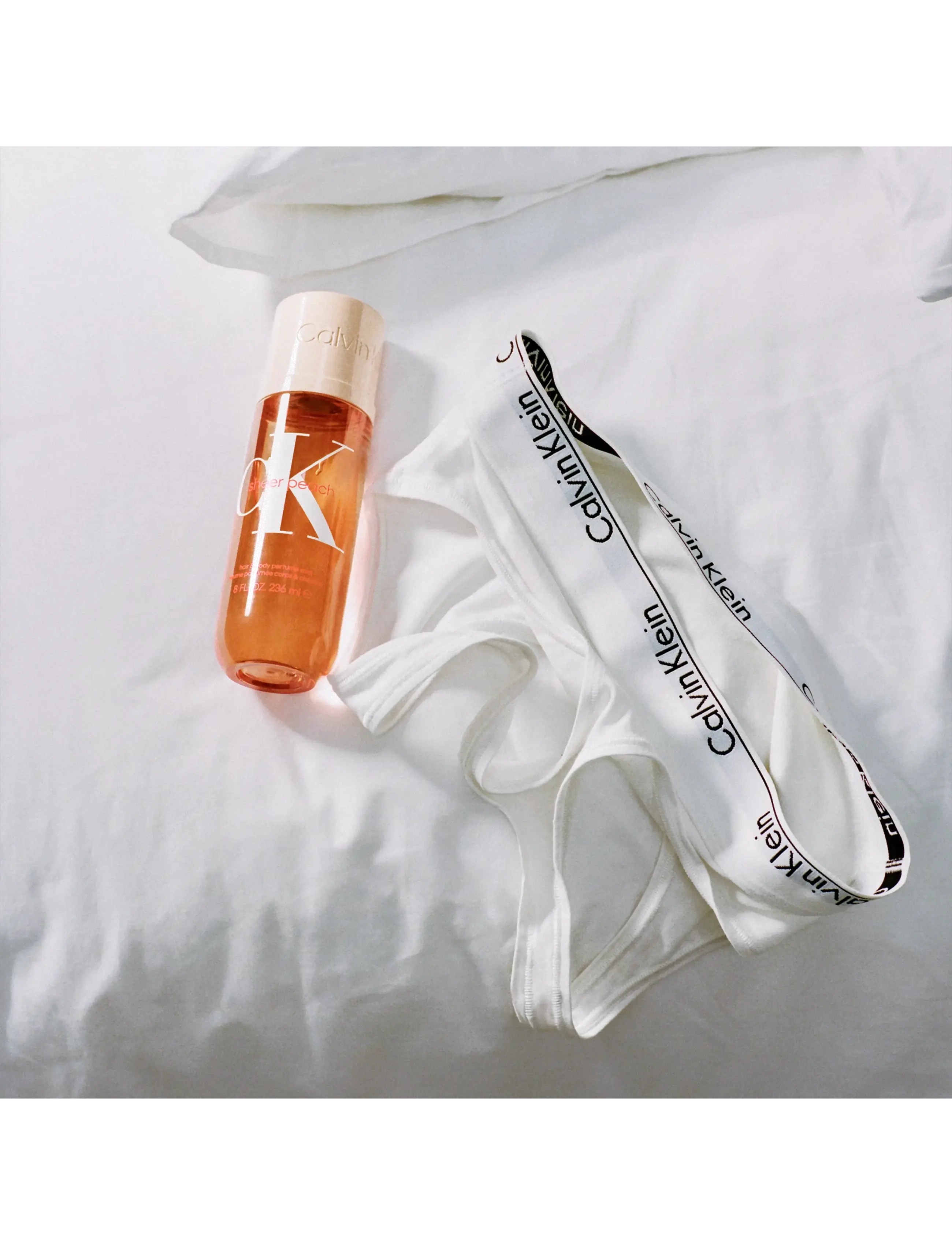 Calvin Klein - Sheer Peach Hair & Body Mist - naisille  - no color - 4