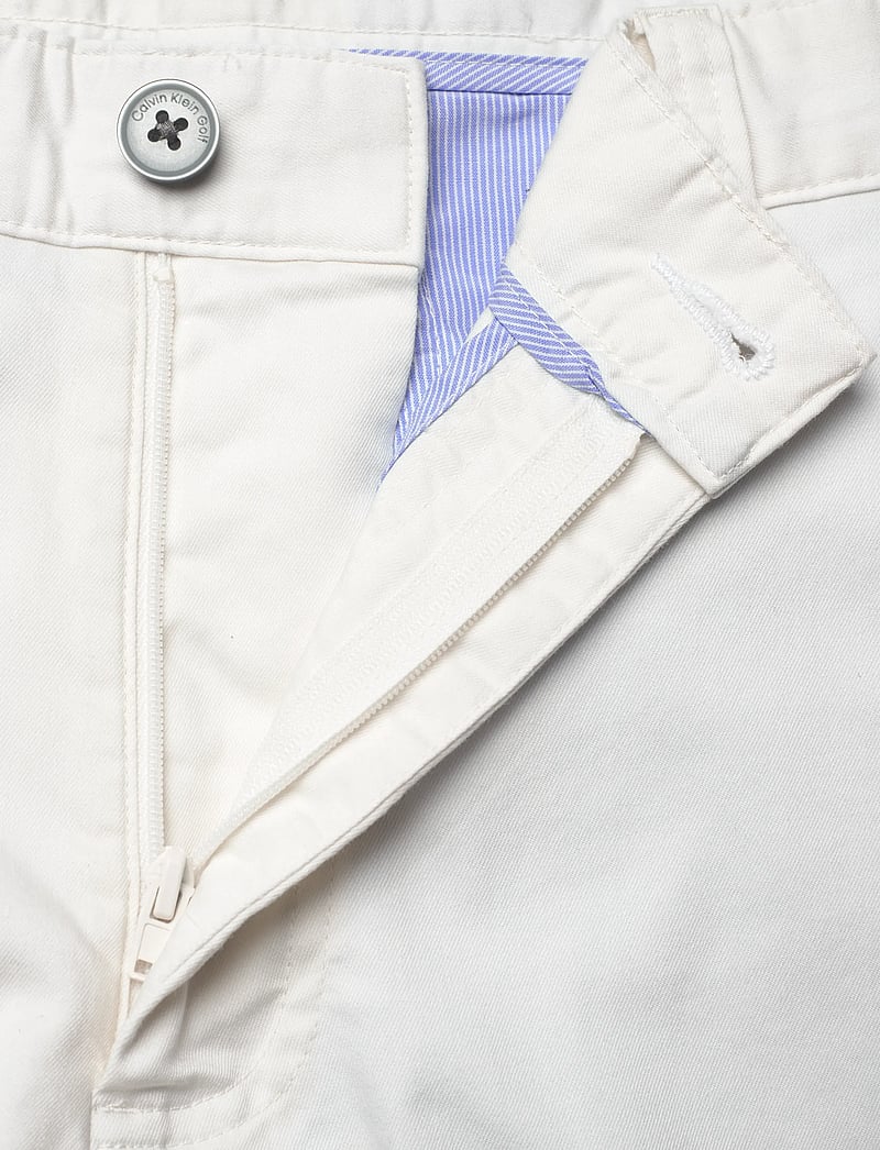 Calvin Klein Golf - WEEKEND CHINO SHORT - golfshorts - offwhite - 3