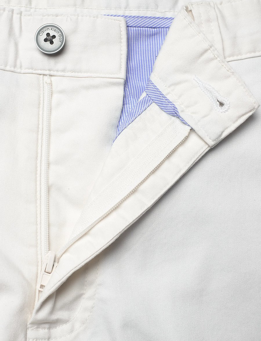 Calvin Klein Golf - WEEKEND CHINO SHORT - golfshorts - offwhite - 3