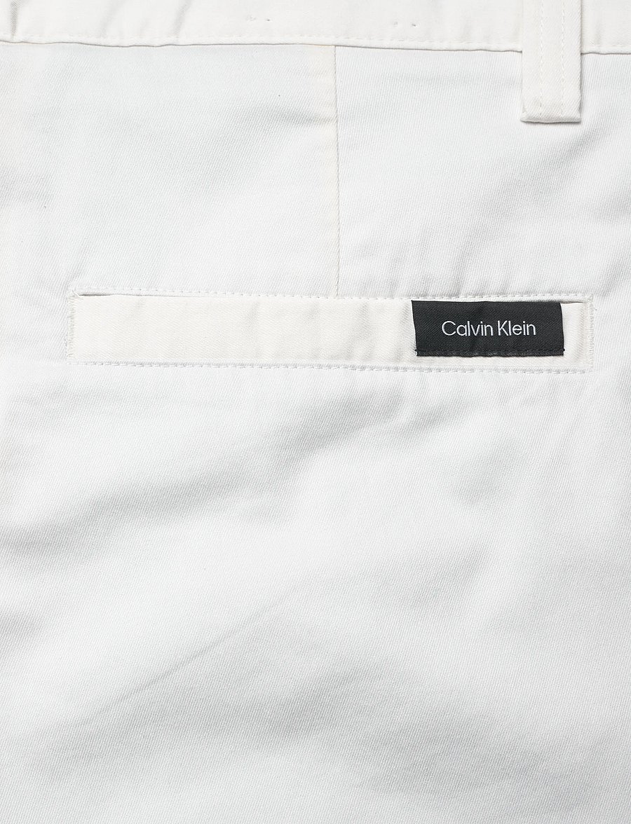 Calvin Klein Golf - WEEKEND CHINO SHORT - golfshorts - offwhite - 4