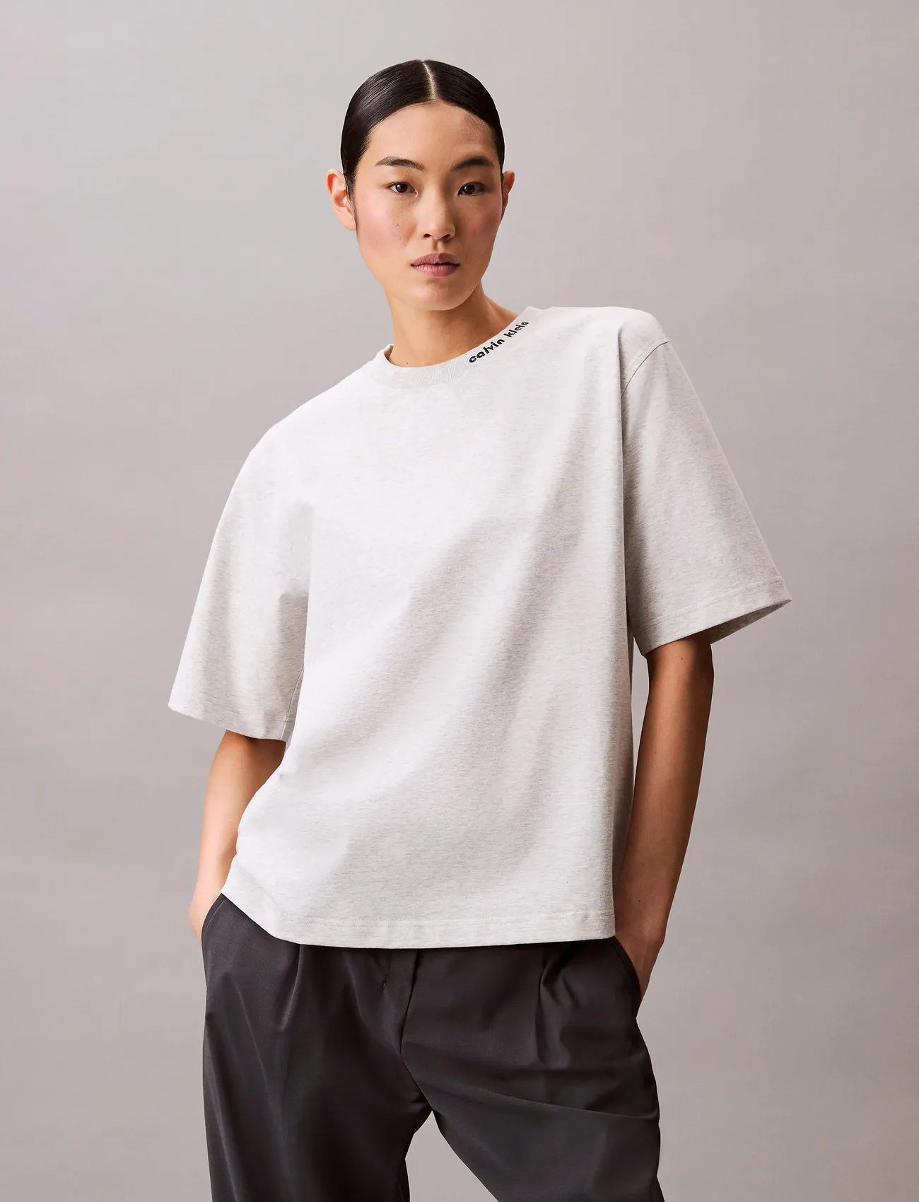 Calvin Klein Jeans A- Cooling Jersey Relaxed Tee - - S 1