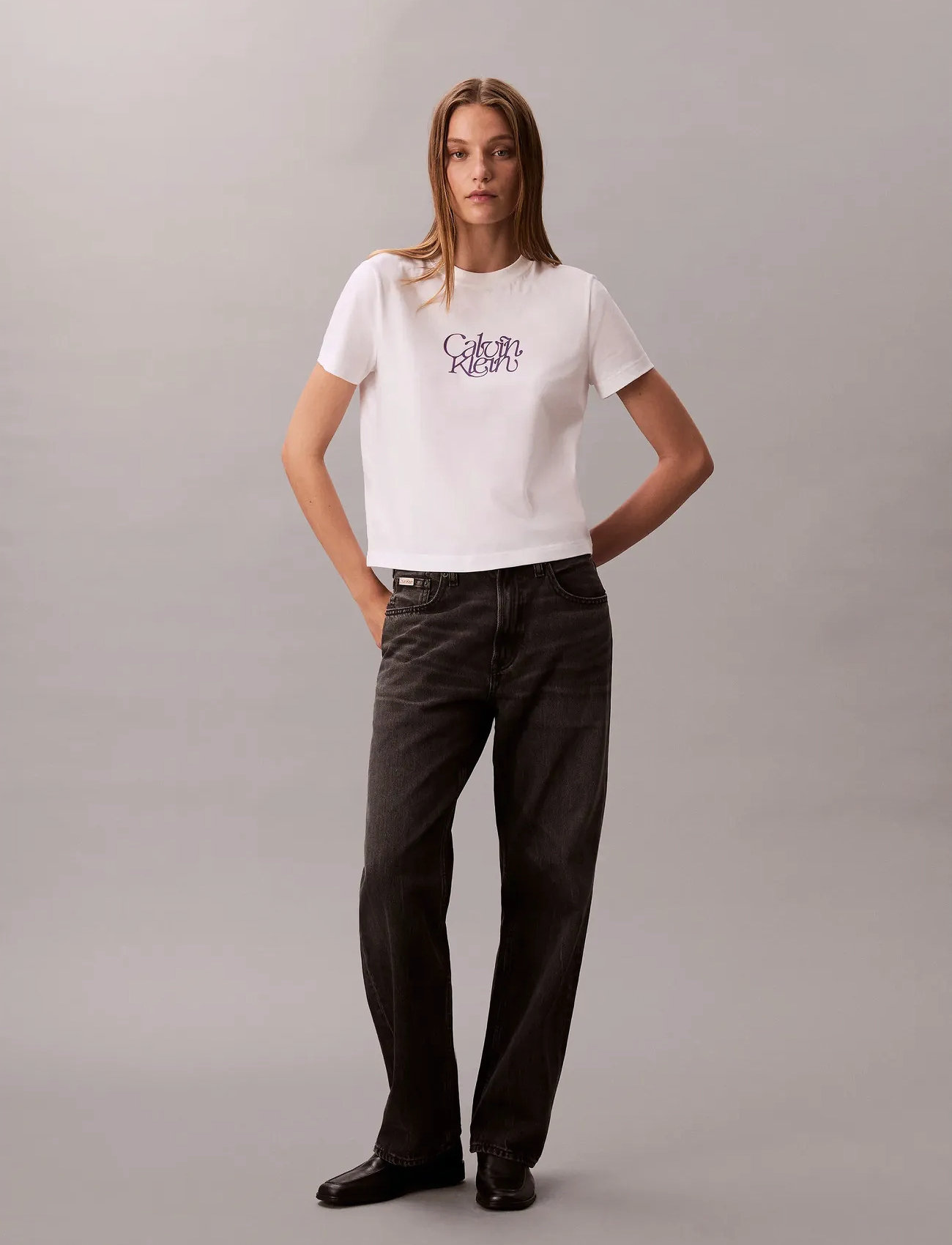 Calvin Klein Jeans Ss Fitted Script Calvin Klein Te t-shirts dam – bild 7