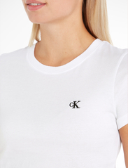 Calvin Klein Jeans - CK EMBROIDERY SLIM TEE - t-shirts - bright white - 7