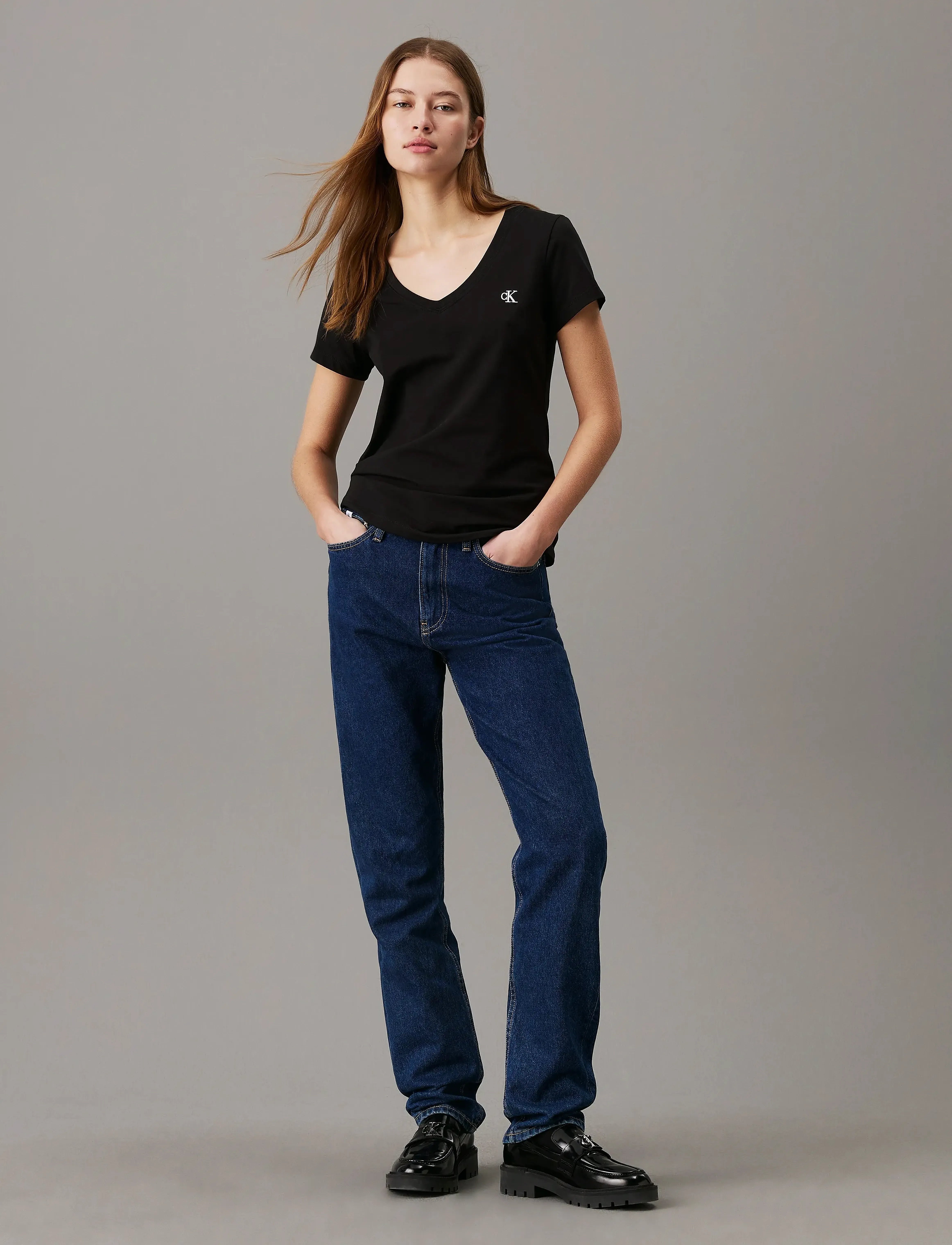 Calvin Klein Jeans CK EMBROIDERY STRETCH V-NECK - T-särgid - CK BLACK / black