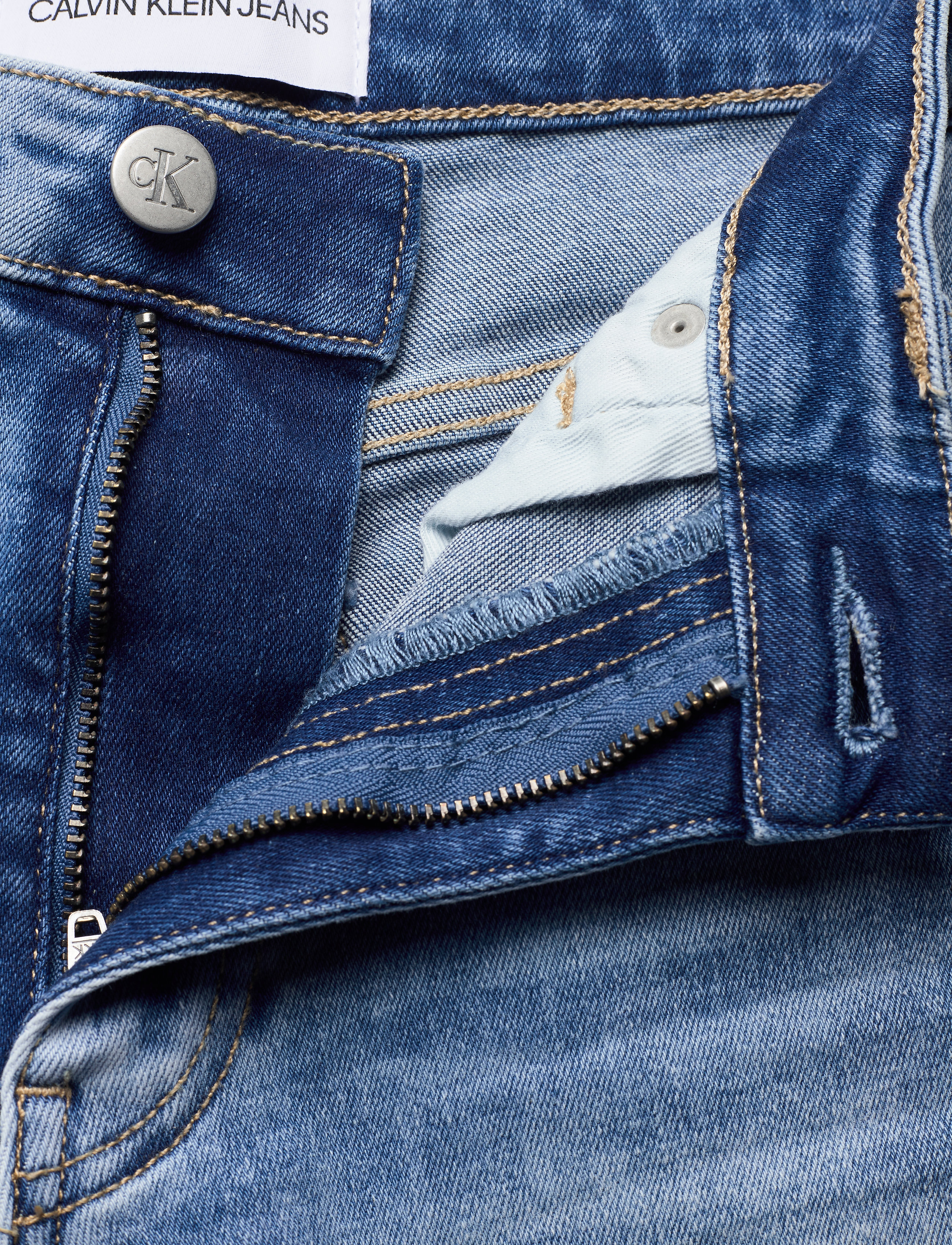 Calvin Klein Jeans - MID RISE SHORT ROLLED - denim dark - 3