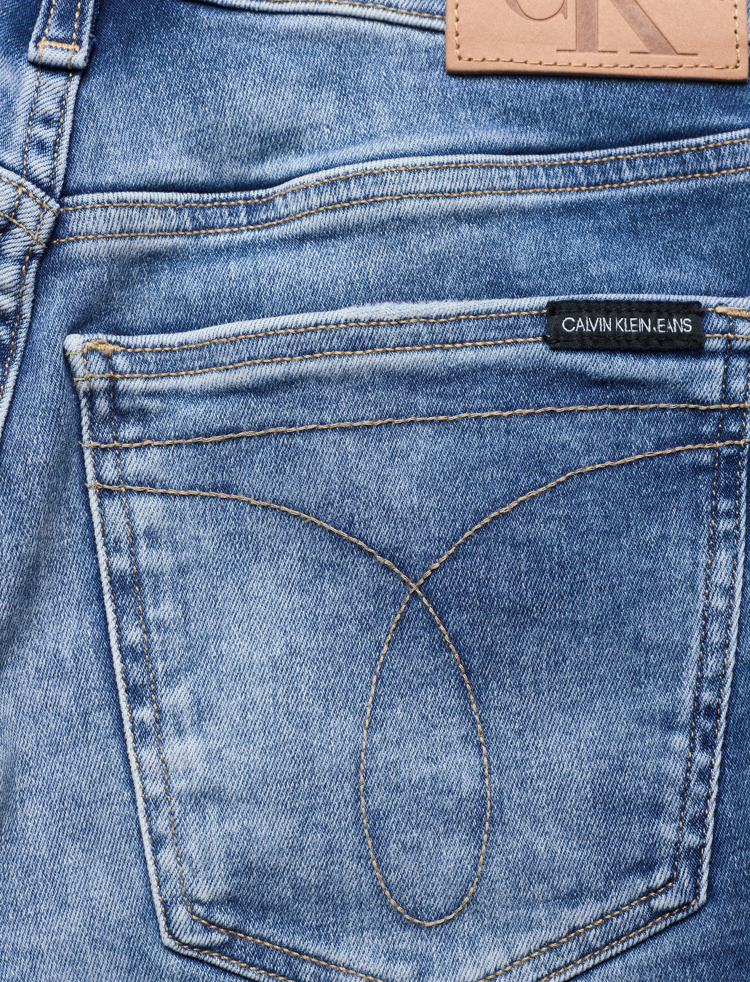 Calvin Klein Jeans - MID RISE SHORT ROLLED - denim dark - 4