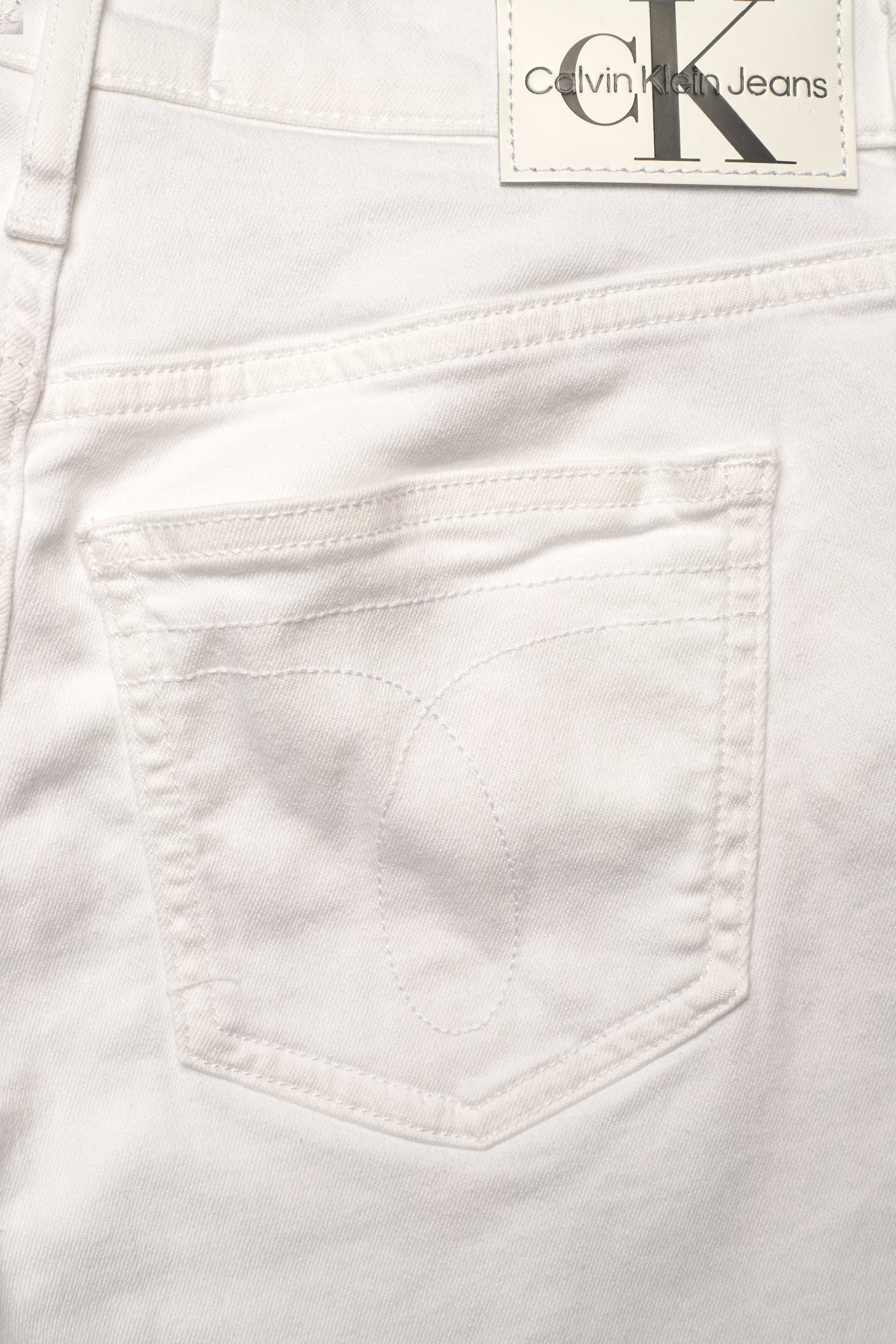 Calvin Klein Jeans - MID RISE SHORT - denim light - 4