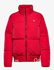 Calvin Klein Jeans - PLUS LOGO HEM SHORT PUFFER - winter jacket - candy apple - 0