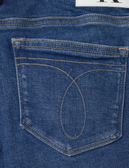Calvin Klein Jeans - MID RISE SKINNY - denim medium - 4
