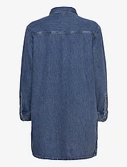 Calvin Klein Jeans - UTILITY POP-OVER SHIRT DRESS - džinsinės suknelės - denim light - 1