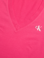 Calvin Klein Jeans - MICRO MONOLOGO SLIM V-NECK TEE - t-shirts - pink flash - 2