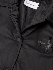 Calvin Klein Jeans - OVERSIZED PADDED COACH JACKET - talvitakit - ck black - 2